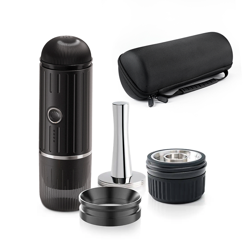 Home Roast Barista-Bundle med kompakt Rejse-Espressomaskine, 58mm Professionelt Portafilter og sort nylon håndtaske, ideel til barista-kvalitet espresso på farten.